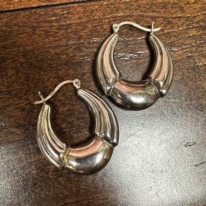 Vintage sterling silver .925 hollow puff 80’s style pierced earrings hoops